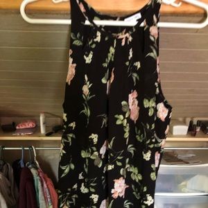 Size M black floral dressy tank top